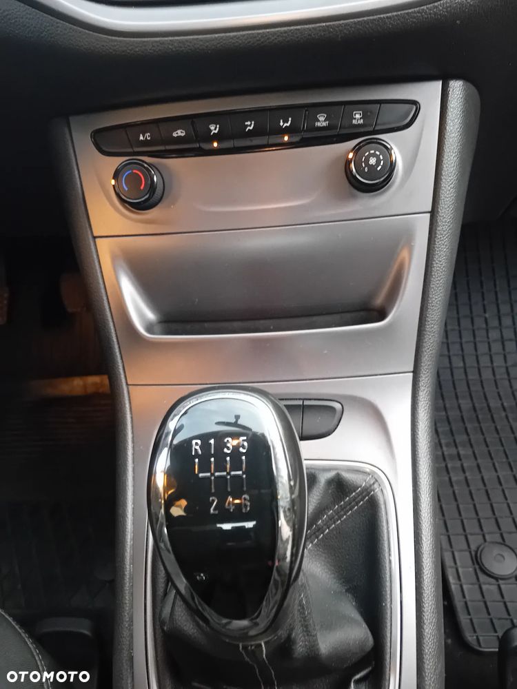 Opel Astra 1.6 CDTI Enjoy - 18