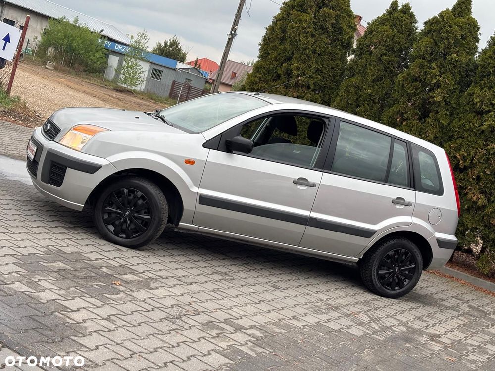 Ford Fusion - 16