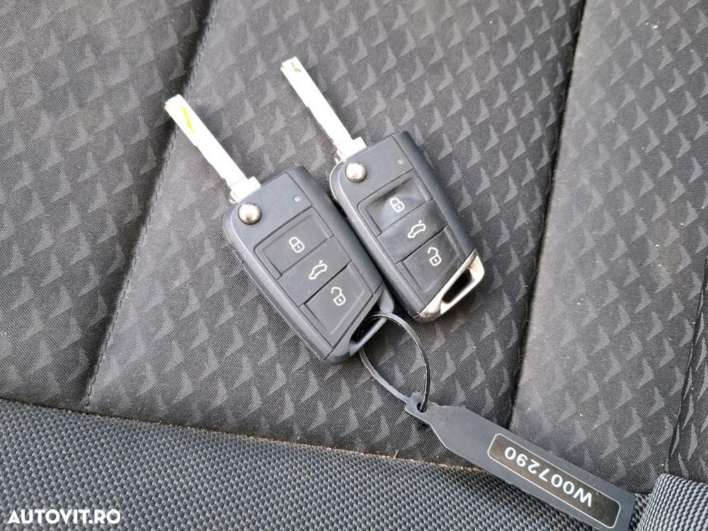 Volkswagen Touran 2.0 TDI SCR DSG ACTIVE - 4