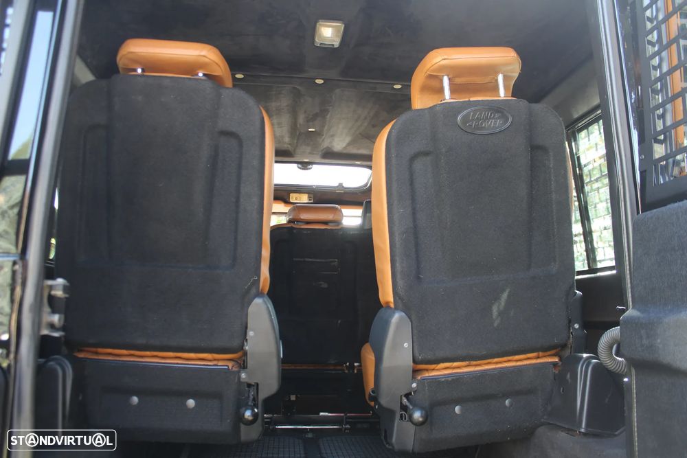 Land Rover Defender 110 Black Pearl Limited Edition - 19