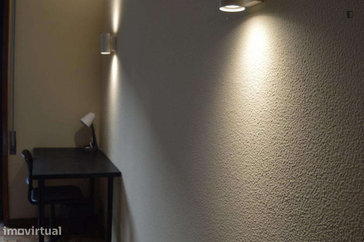 Quarto - localizado em Paranhos Porto - Grande imagem: 4/15