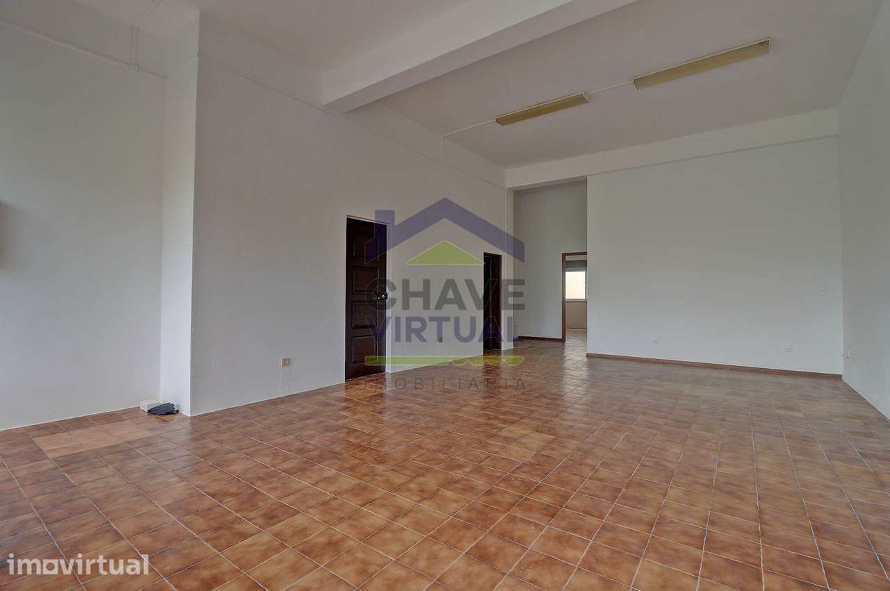 Estabelecimento Comercial - Centro Bombarral  - Com possibilidade d... - Grande imagem: 2/15