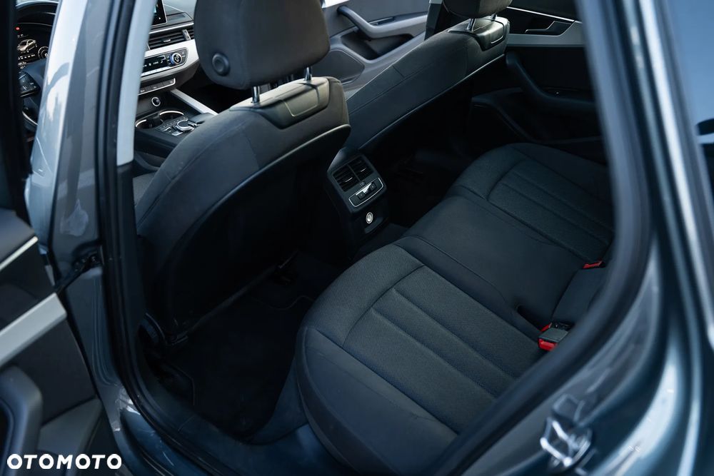 Audi A4 Limousine 35 TFSI mHEV S Line S tronic - 19