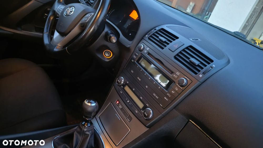 Toyota Avensis - 10