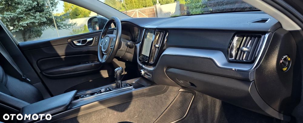 Volvo XC 60 D4 Momentum Pro - 12