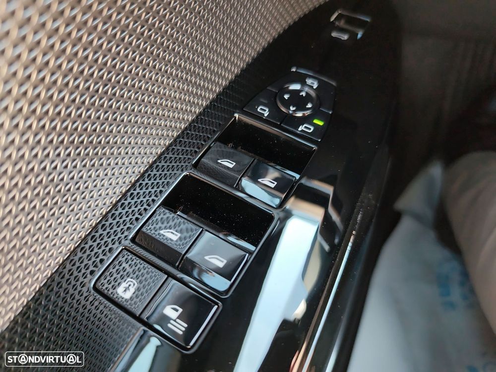 BMW 750 750e xDrive Pack Desportivo M - 25