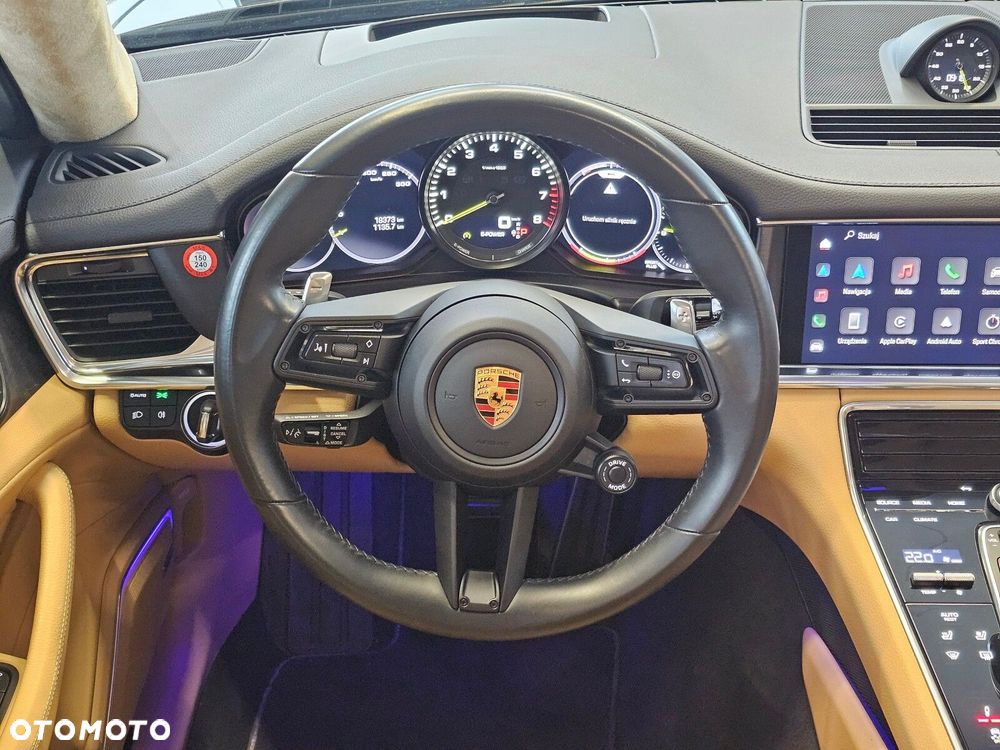 Porsche Panamera - 30