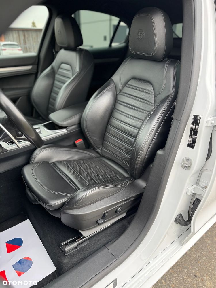 Alfa Romeo Stelvio 2.0 Turbo 16V AT8-Q4 Veloce - 30