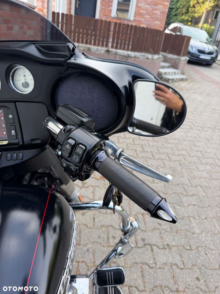 Harley-Davidson Touring Street Glide - 12