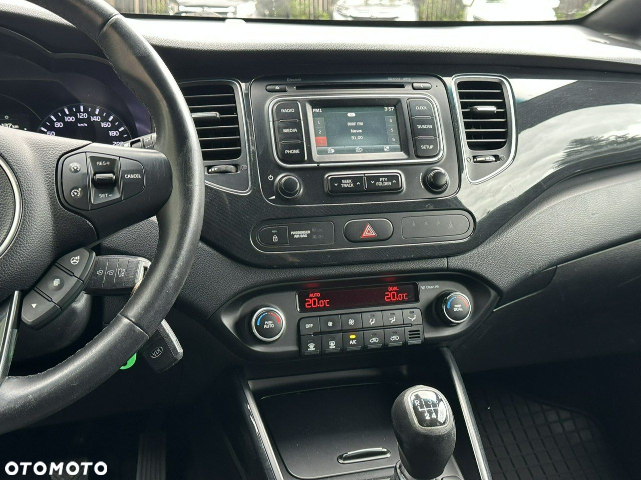 Kia Carens 1.6 GDI L - 21