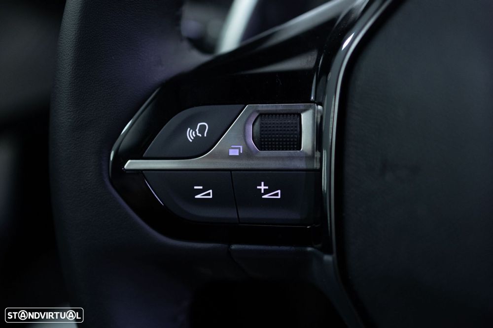 Peugeot 2008 1.2 Hybrid Allure e-DCS6 - 21