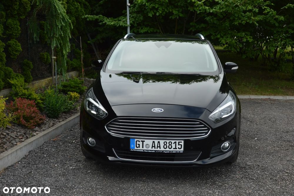 Ford S-Max - 11