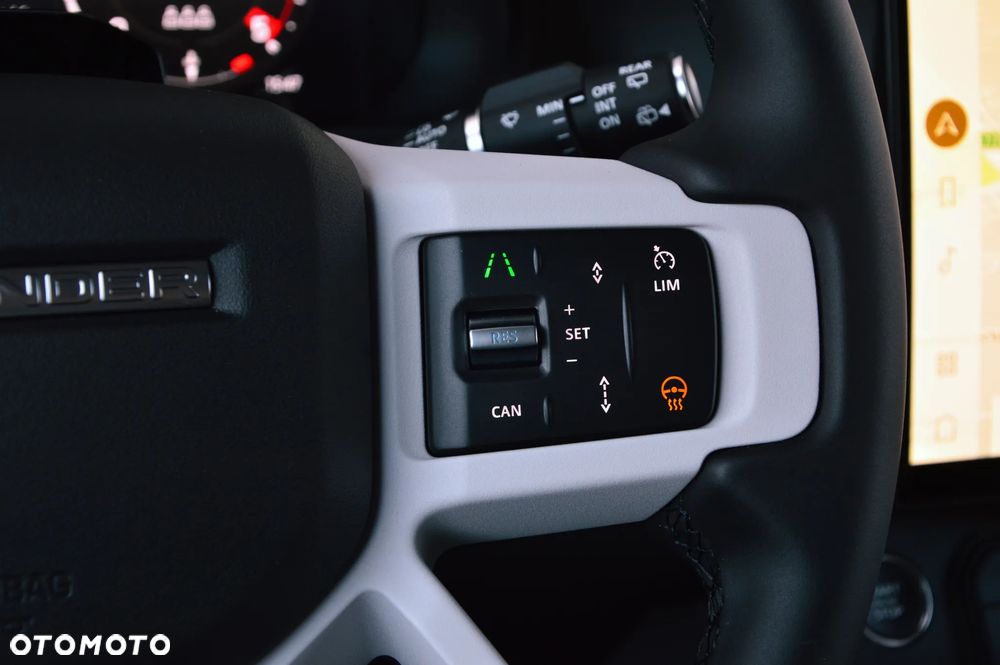 Land Rover Defender 3.0 D250 mHEV - 28