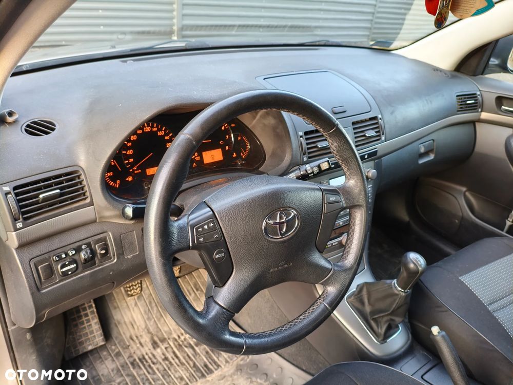 Toyota Avensis 1.8 VVT-i Luna - 10