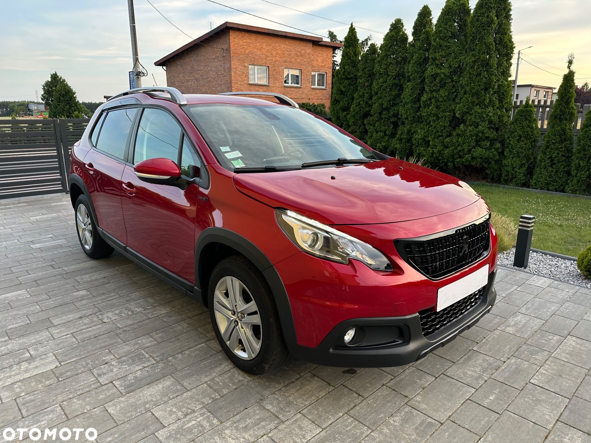 Peugeot 2008 1.2 Pure Tech GPF Signature S&S EAT6 - 1