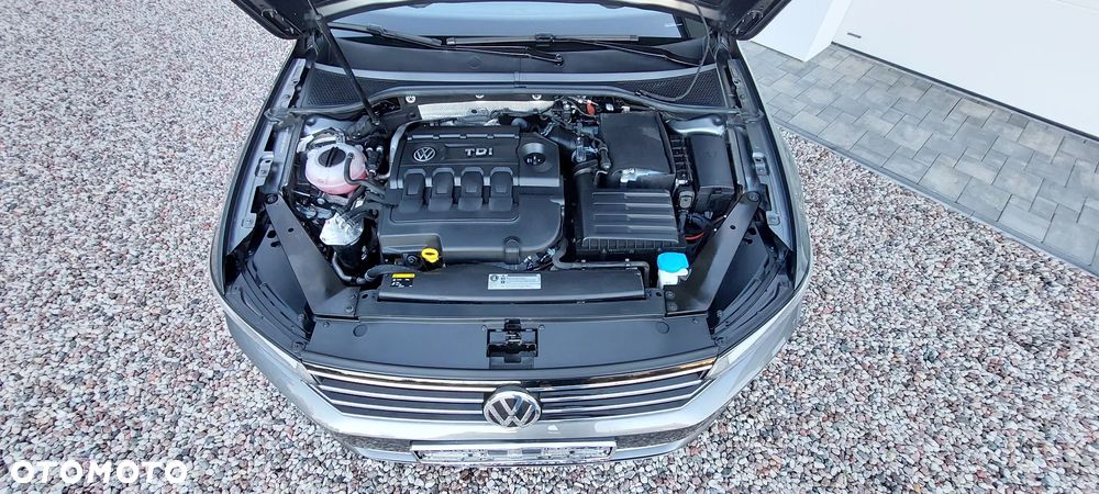 Volkswagen Passat 1.6 TDI BMT Comfortline - 34