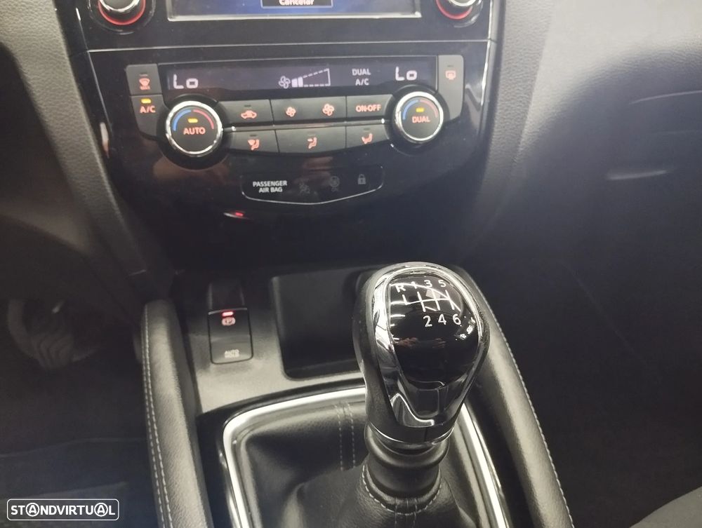 Nissan Qashqai 1.5 dCi Acenta C/Barras de Tejadilho - 30
