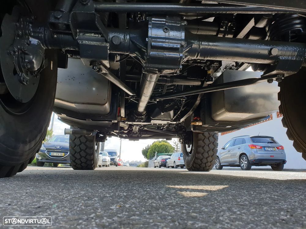 Mercedes Benz UNIMOG - 6