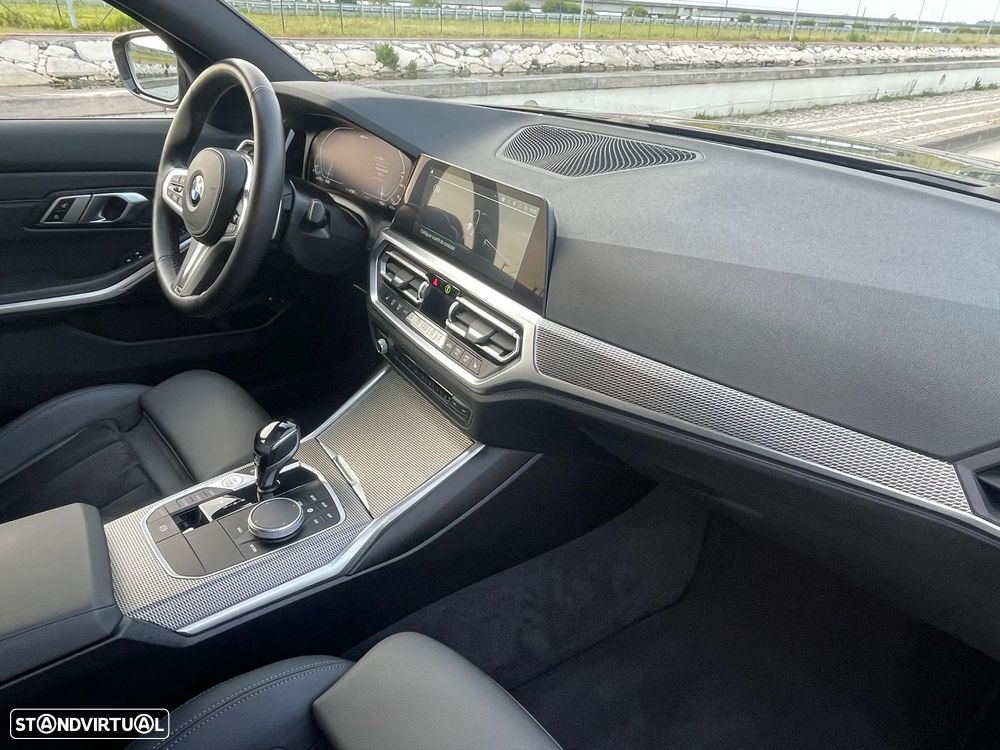 BMW 330 e Aut. M Sport - 32