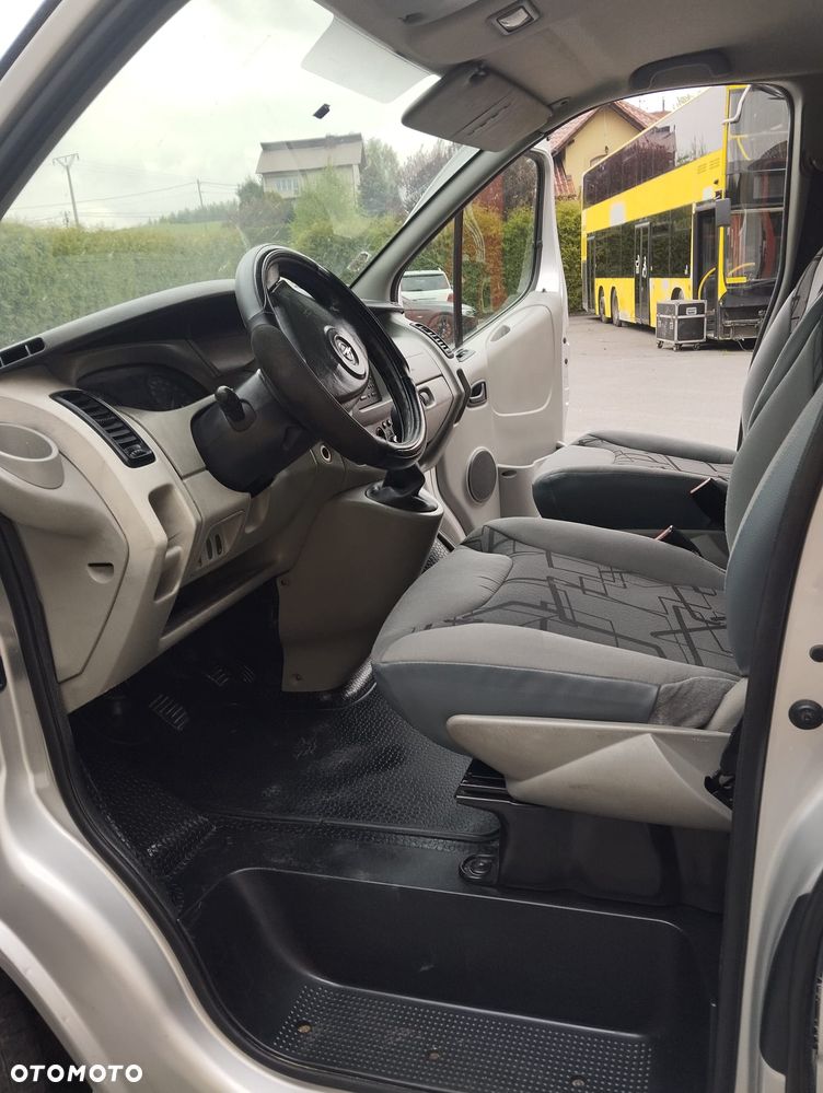 Opel Vivaro - 12