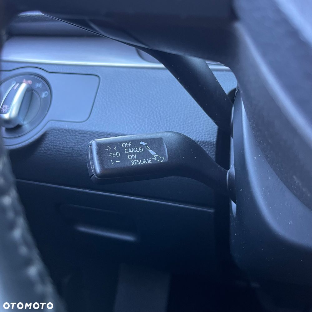 Volkswagen Passat Variant 2.0 TDI DPF DSG Highline - 13