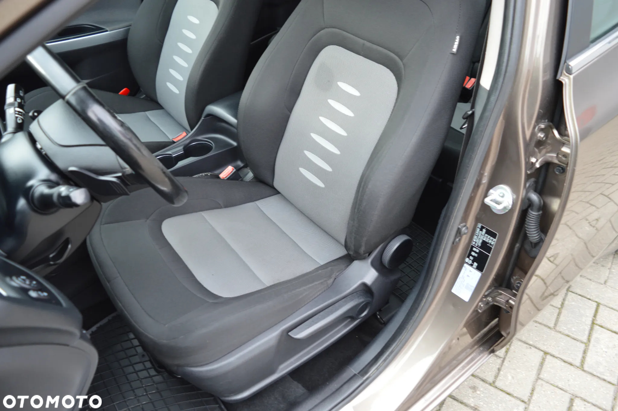 Kia Ceed 1.6 GDI DCT Vision - 22