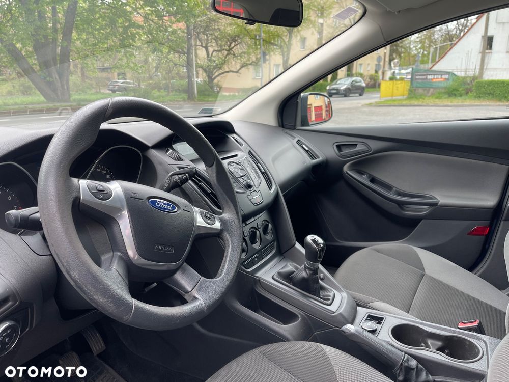 Ford Focus 1.6 Ambiente - 8