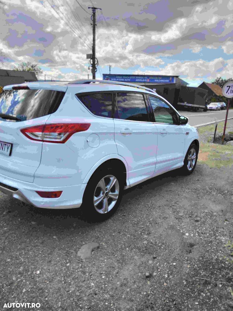 Ford Kuga 2.0 TDCi Powershift 4WD Titanium - 3