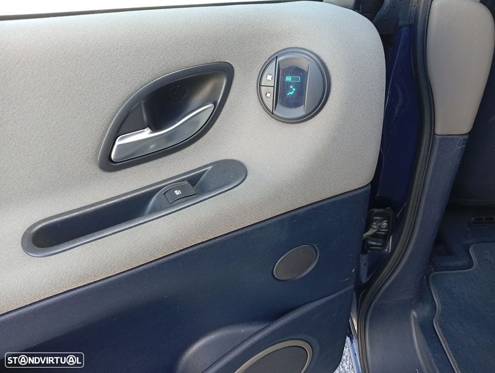 Renault Espace 2.2 dCi Privilège 5L - 8