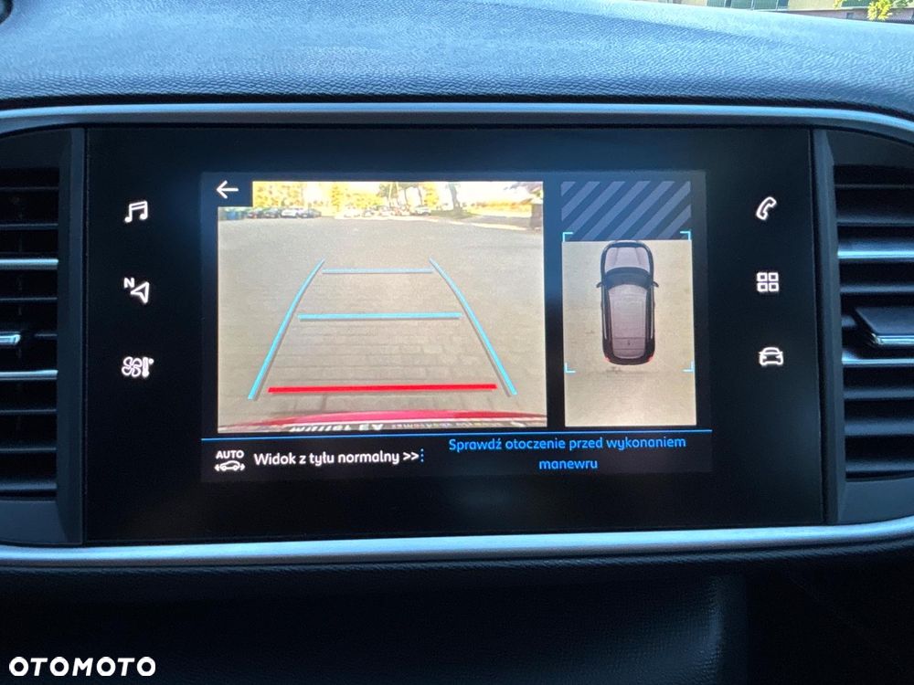 Peugeot 308 1.2 PureTech GPF Allure S&S - 32