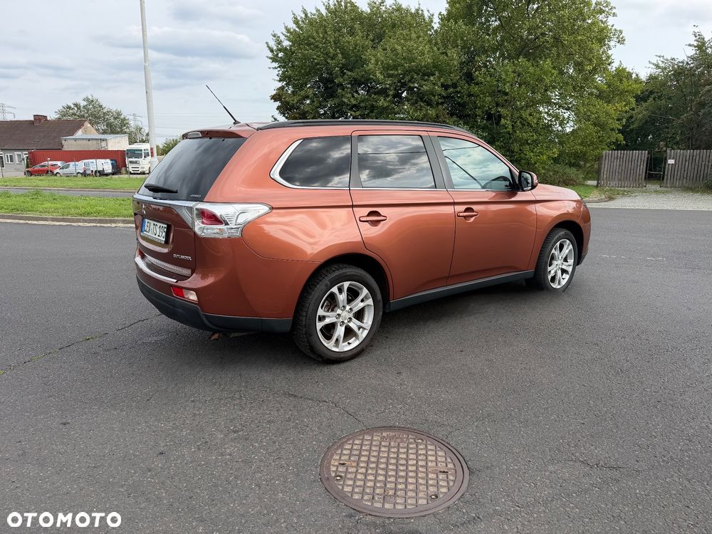 Mitsubishi Outlander - 5