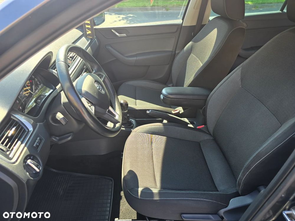 Skoda RAPID 1.2 TSI Ambition - 14
