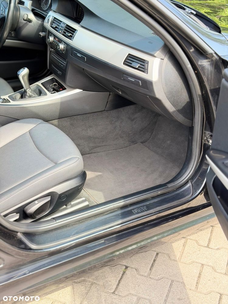 BMW Seria 3 318d - 18