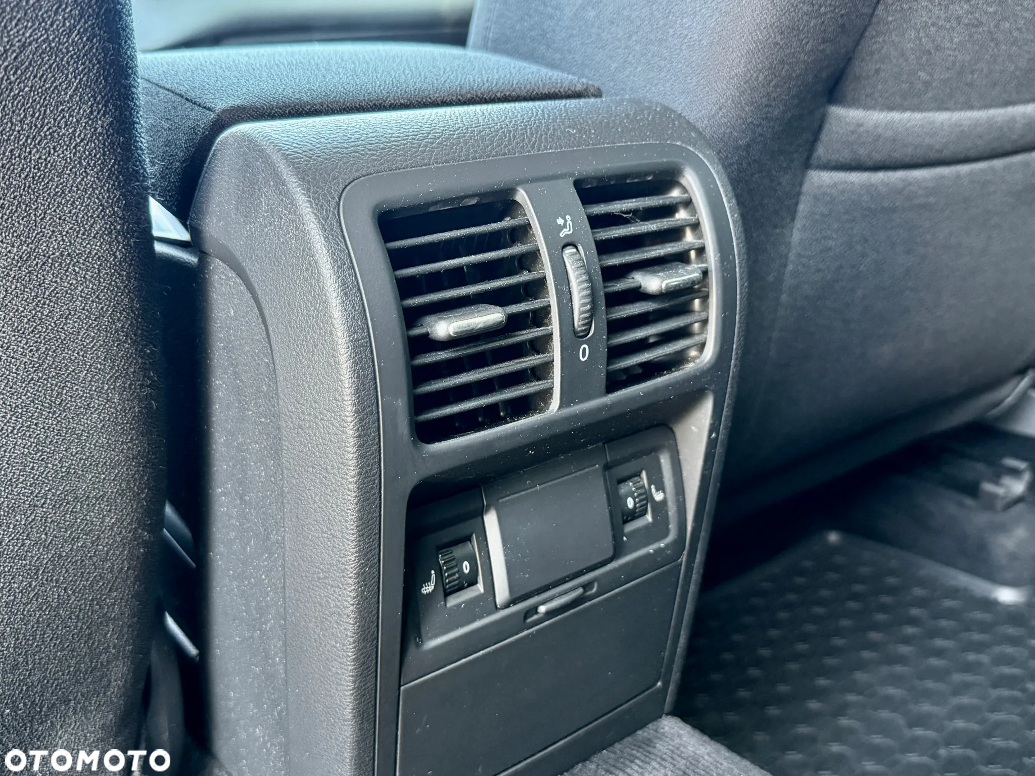 Volkswagen Passat 2.0 TDI Highline DSG - 16