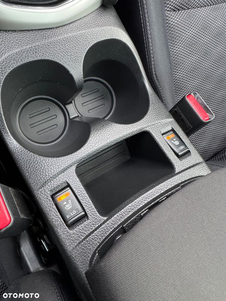 Nissan Qashqai 1.2 DIG-T N-Vision - 27