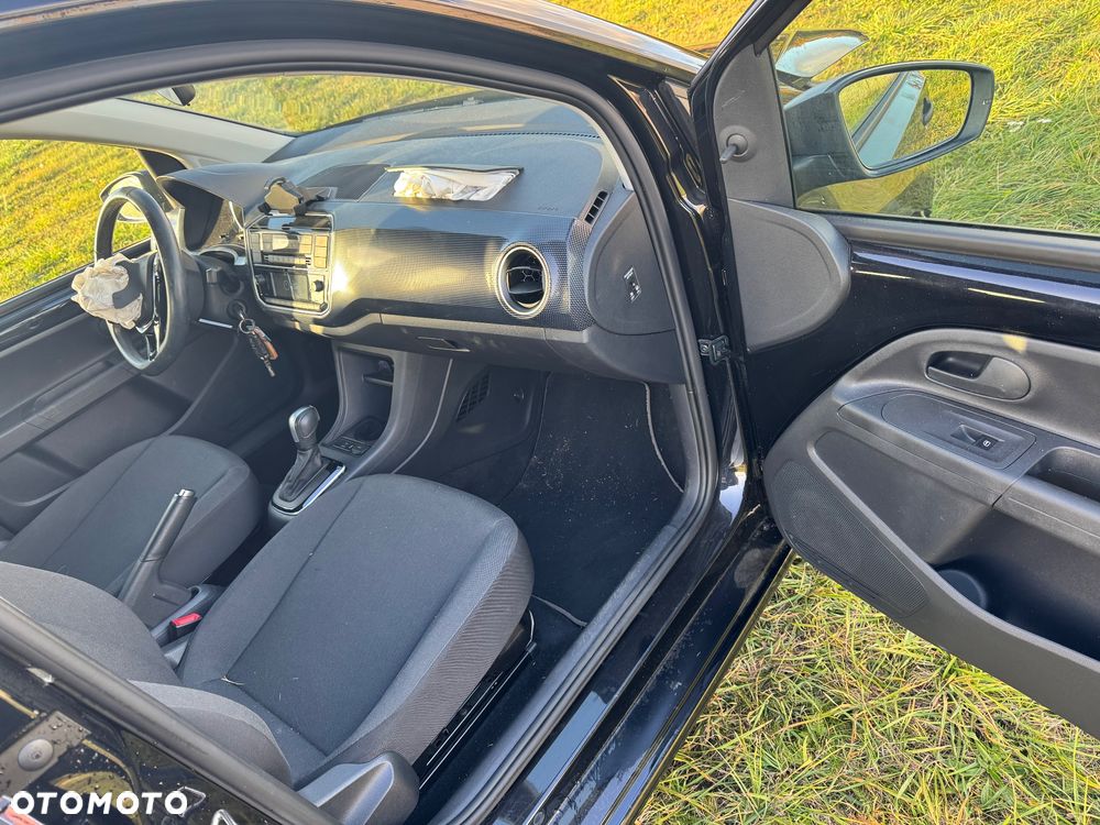 Volkswagen up! - 11