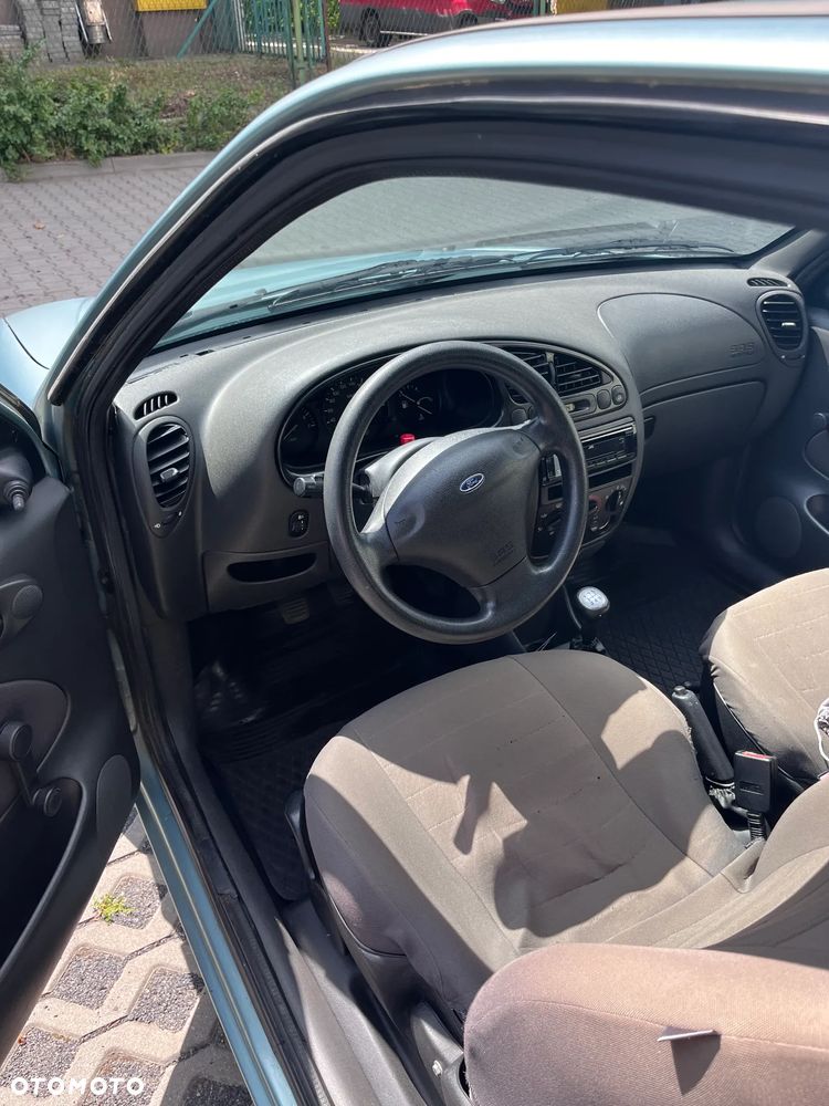 Ford Fiesta - 9