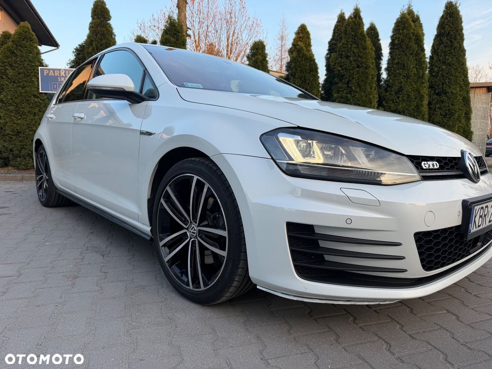 Volkswagen Golf - 15