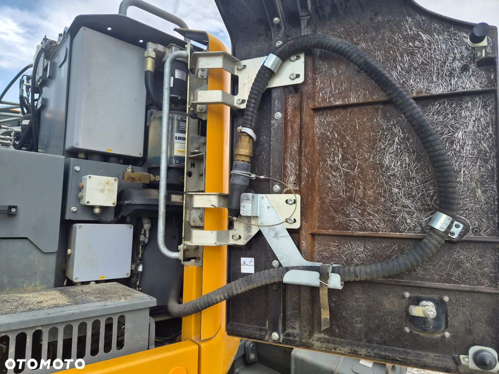 Liebherr A912 Compact - 10