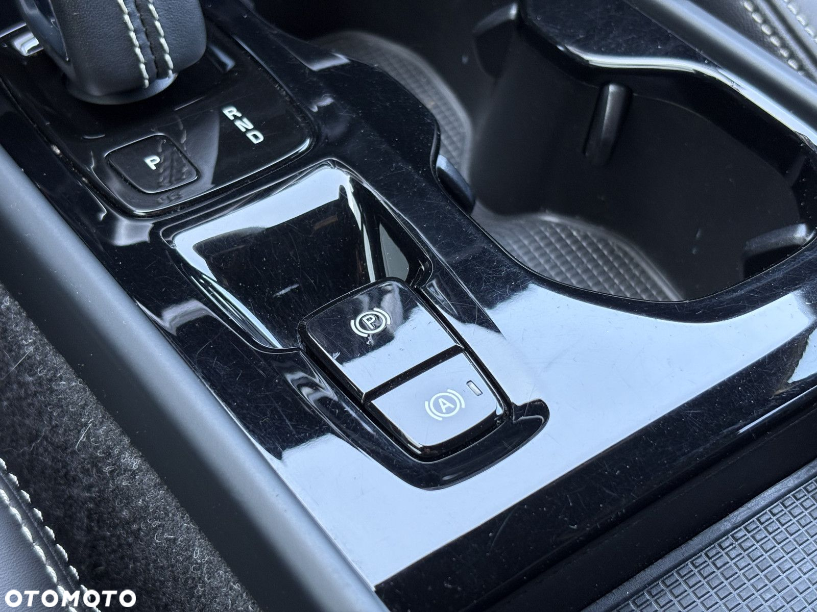 Volvo XC 40 - 18