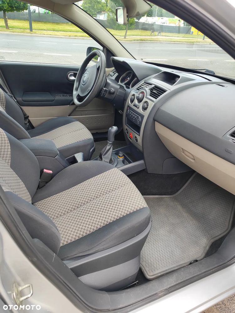 Renault Megane 1.6 Confort Expression - 9