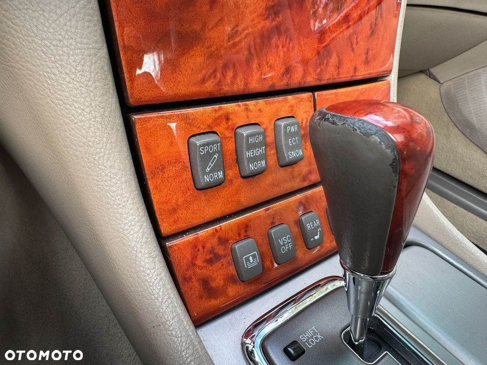 Lexus LS High Class - 37