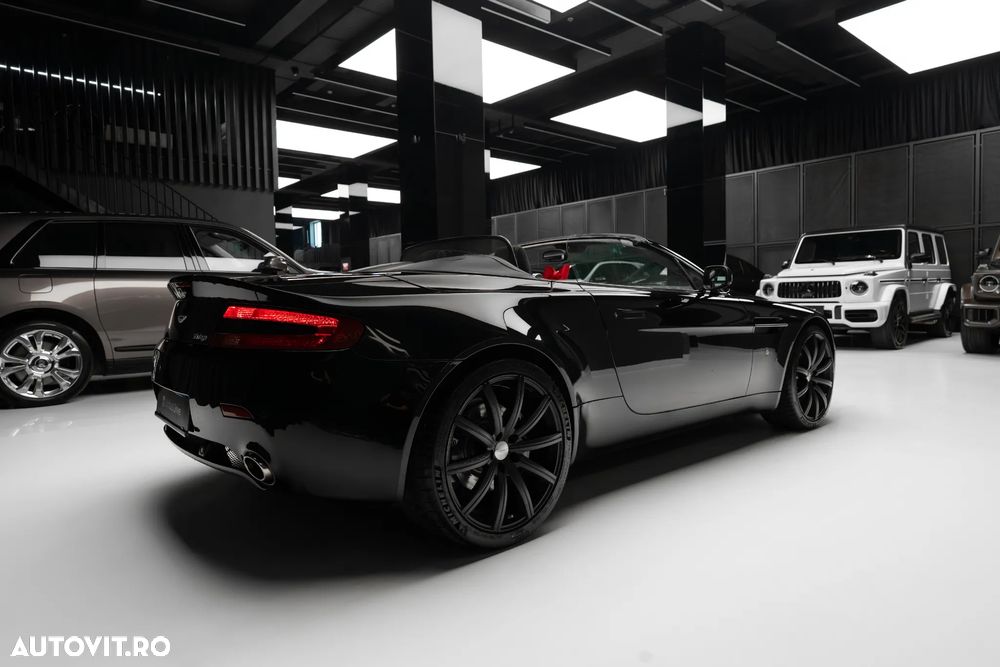 Aston Martin V8 Vantage - 10