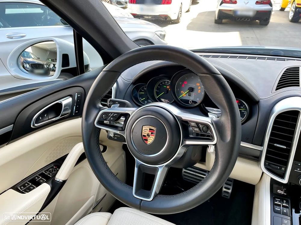 Porsche Cayenne S E-Hybrid - 14