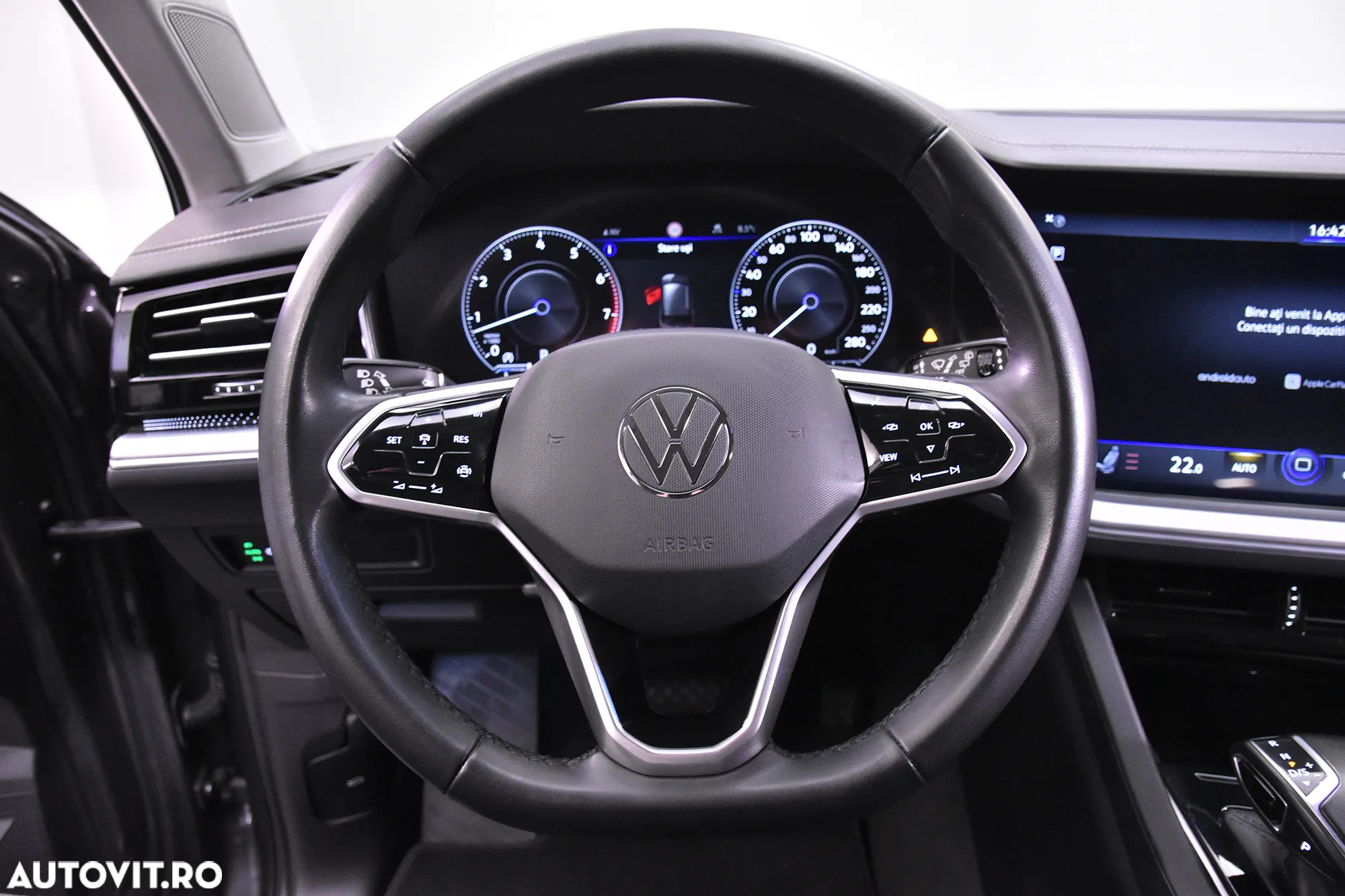Volkswagen Touareg - 16