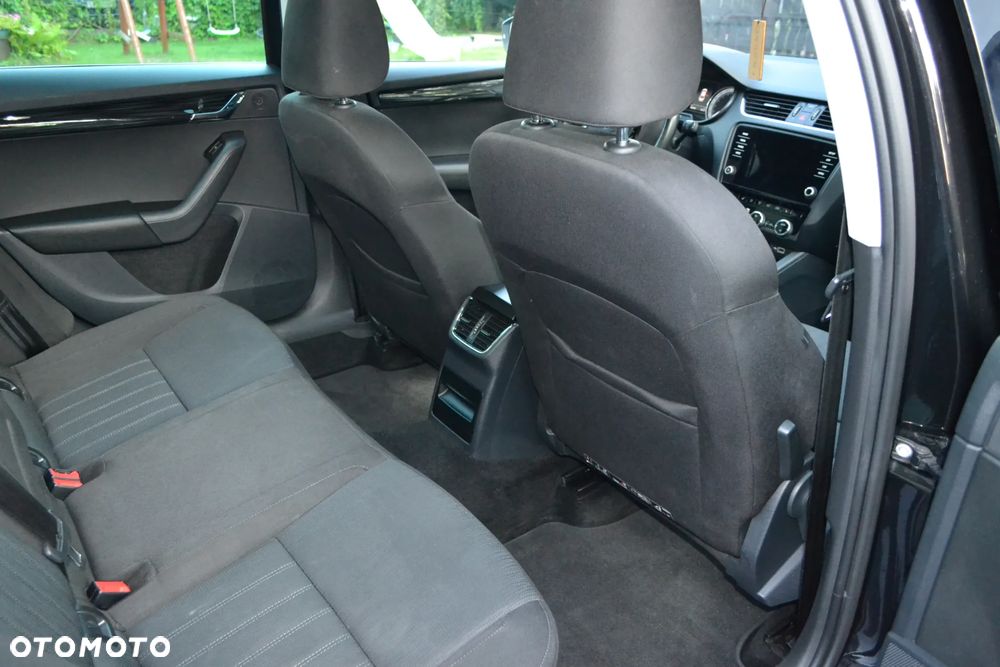 Skoda Octavia 2.0 TDI Style DSG - 9