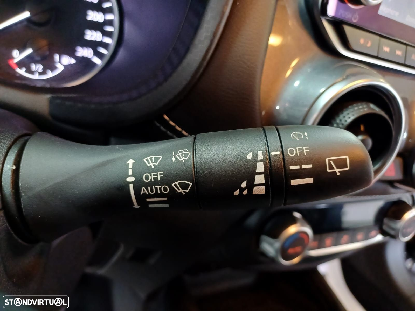 Nissan Juke 1.6 Hybrid N-Connecta - 18
