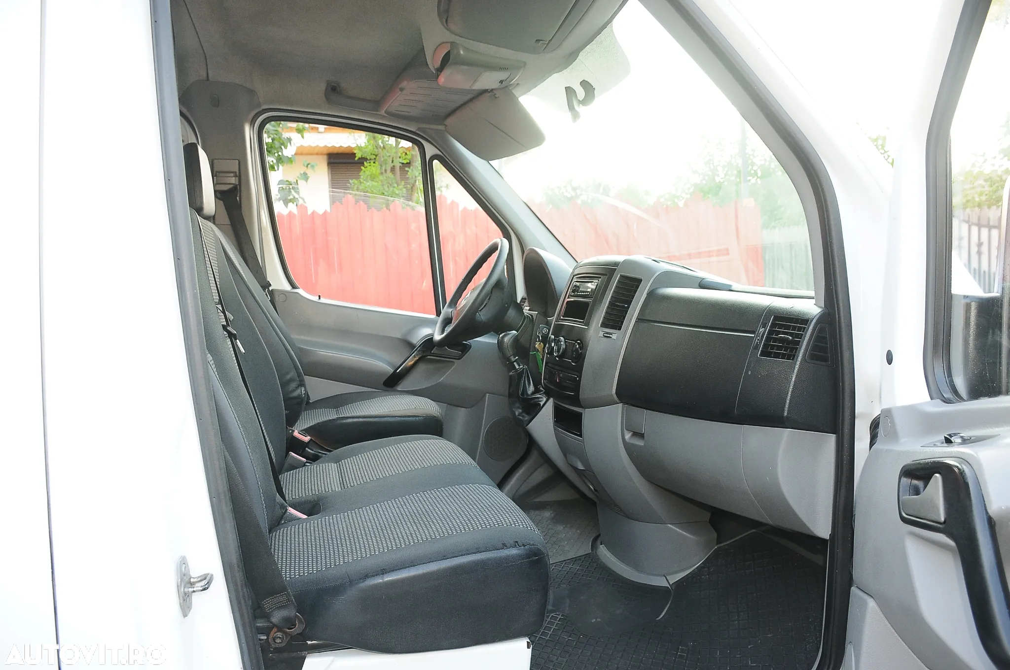 Mercedes-Benz Sprinter - 11