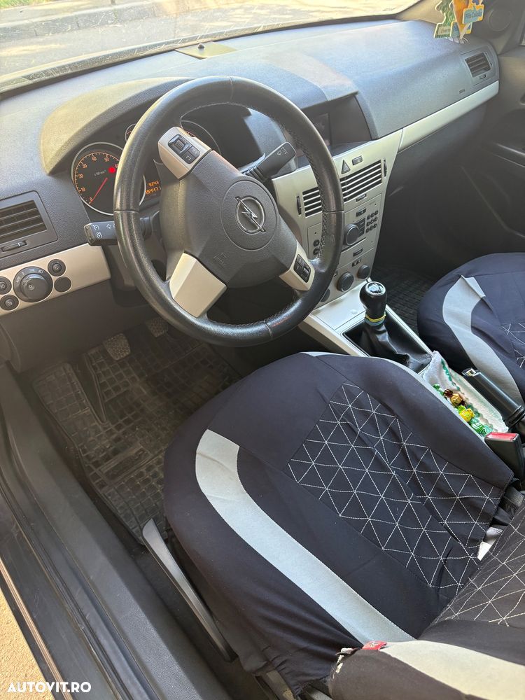 Opel Astra 1.6 Enjoy - 12