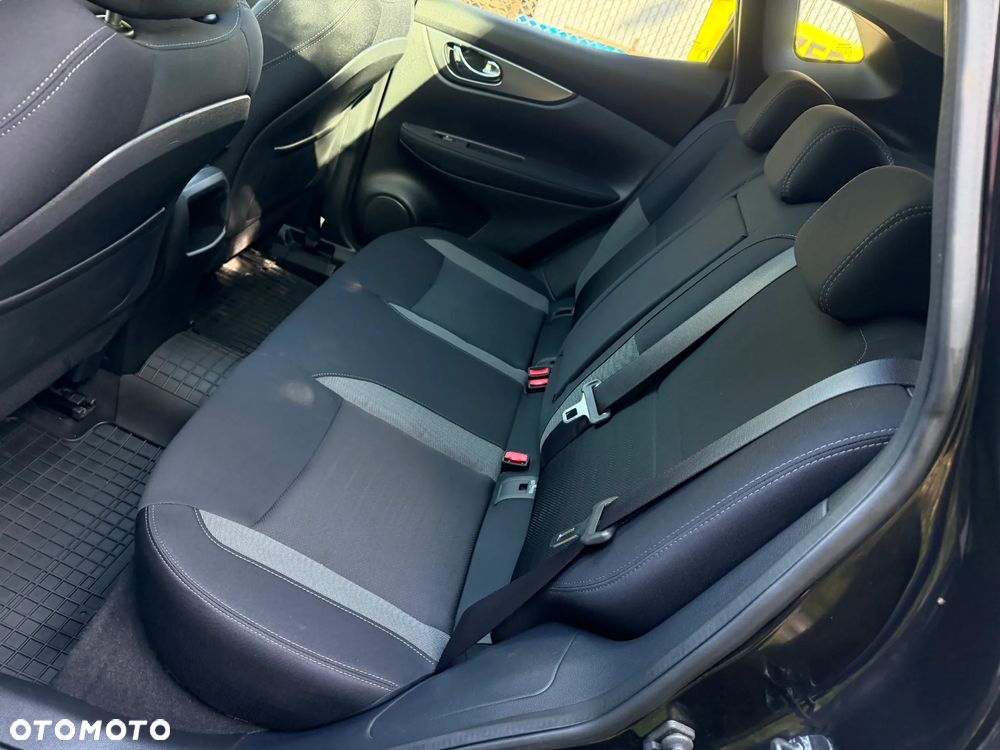Nissan Qashqai 1.5 dCi N-Connecta - 32